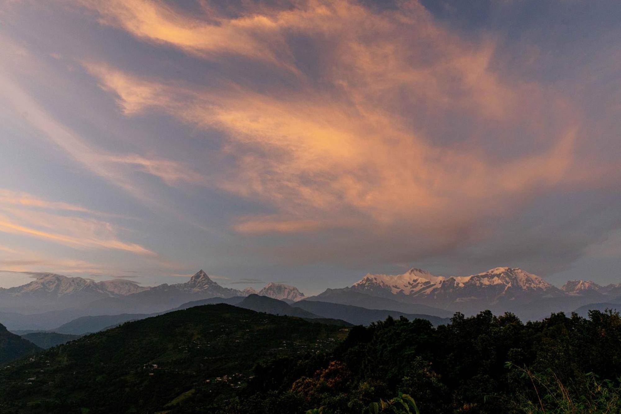 Tiger Mountain Pokhara Lodge מראה חיצוני תמונה