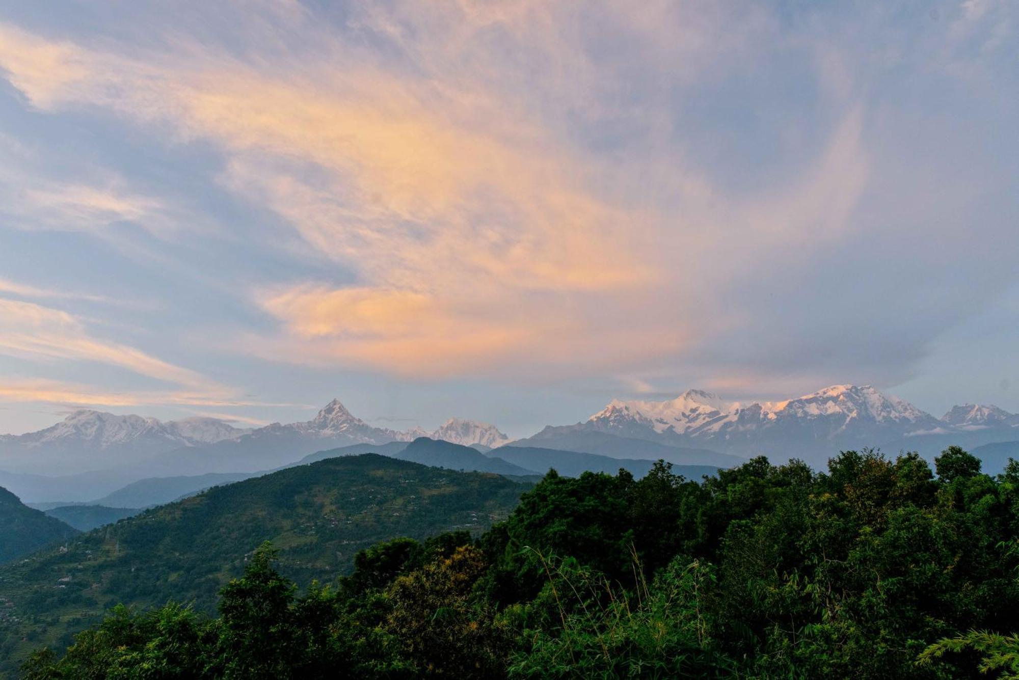 Tiger Mountain Pokhara Lodge מראה חיצוני תמונה