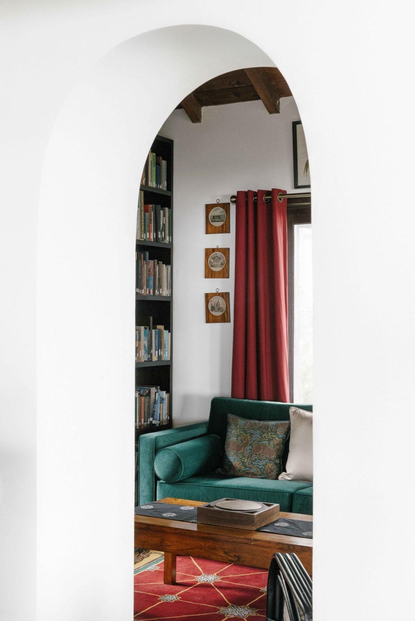 Tiger Mountain Pokhara Lodge מראה חיצוני תמונה