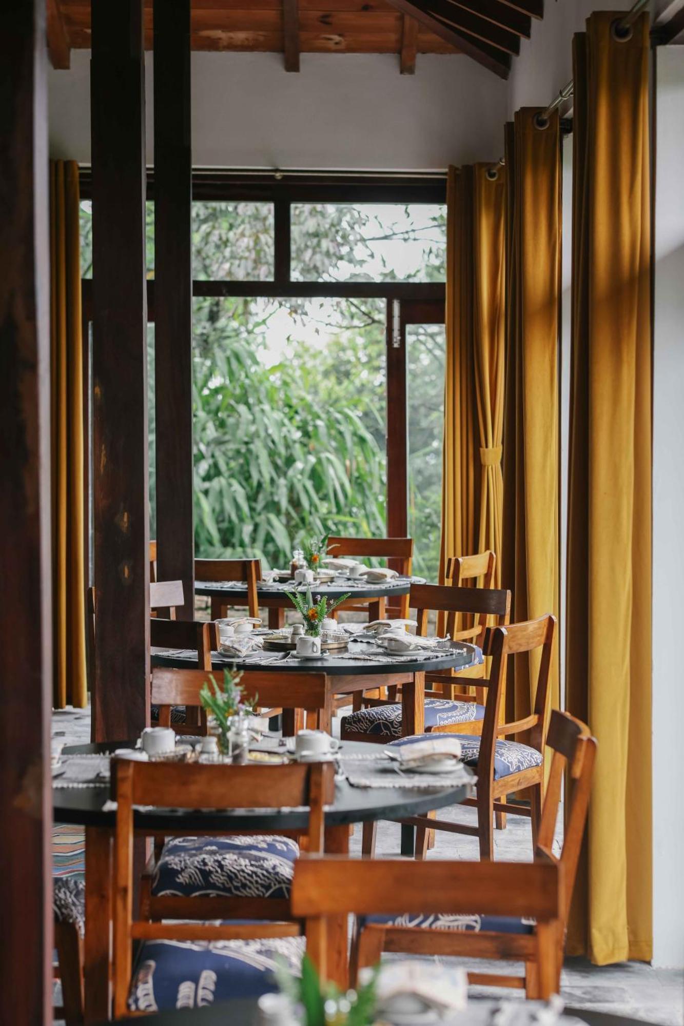 Tiger Mountain Pokhara Lodge מראה חיצוני תמונה