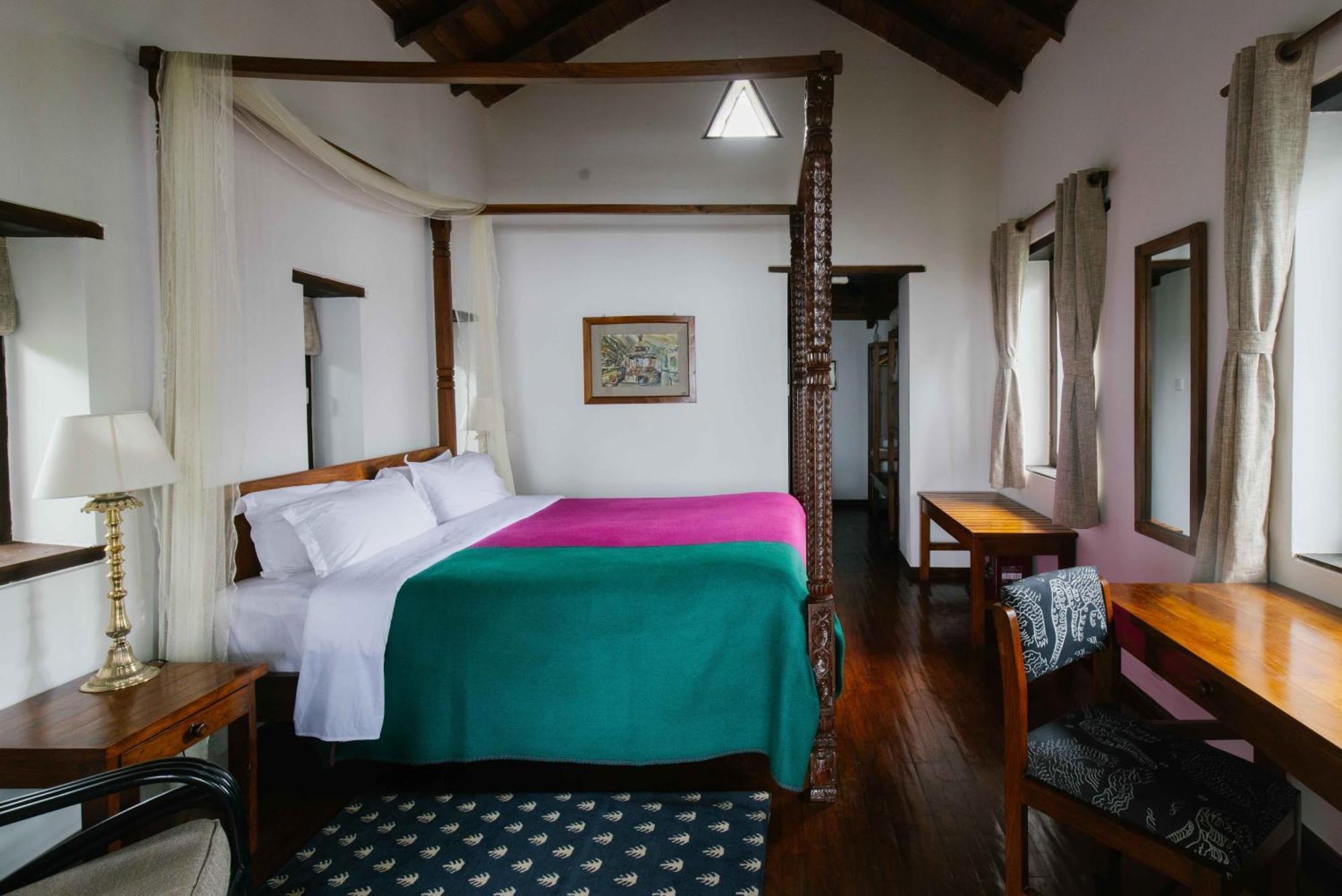 Tiger Mountain Pokhara Lodge מראה חיצוני תמונה